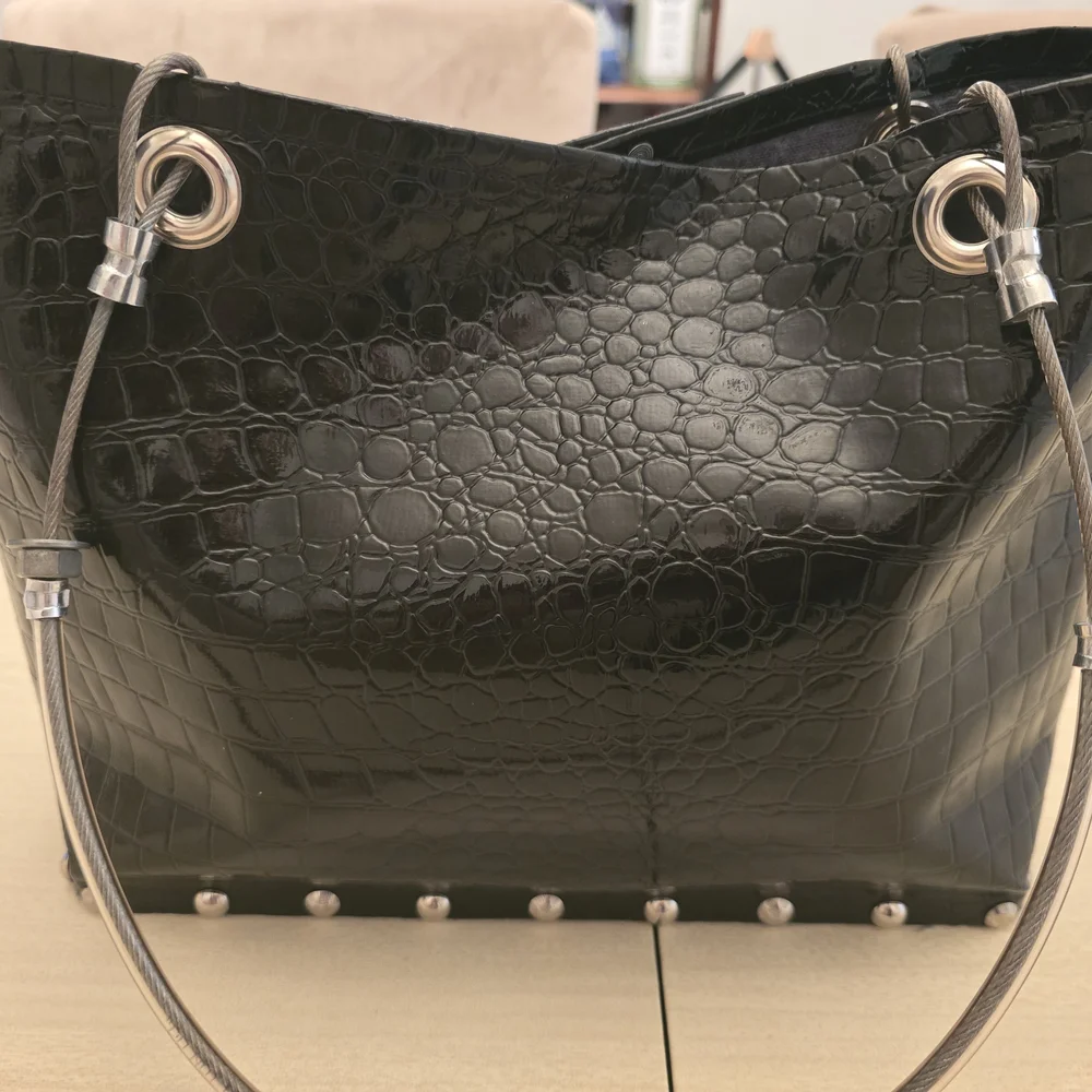 Stash Brand Vintage Elegant Black Croc-Embossed Tote Bag with Wood Base Like New - Picture 3 of 13